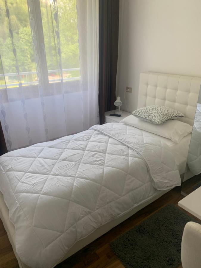 Albergo Al Lago Anfo Exterior photo