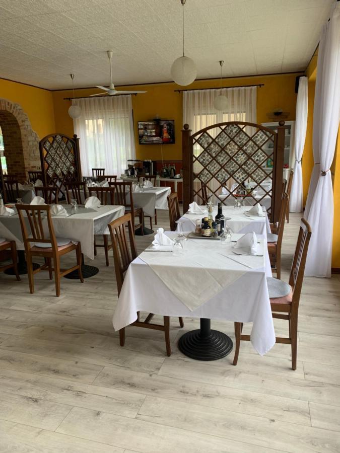 Albergo Al Lago Anfo Exterior photo